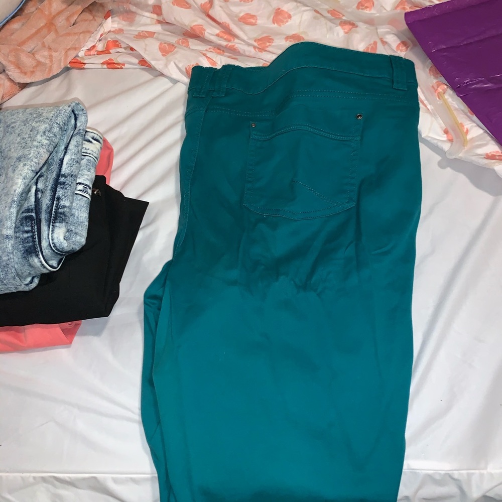 Pants - Picture 3 of 4